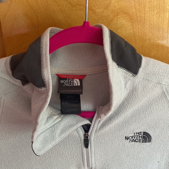 North Face 1/4 Zip - Picture 4 of 4